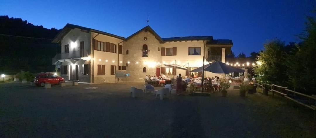 Eno-Agriturismo Cascina L'Arché Santo Stefano Belbo Esterno foto