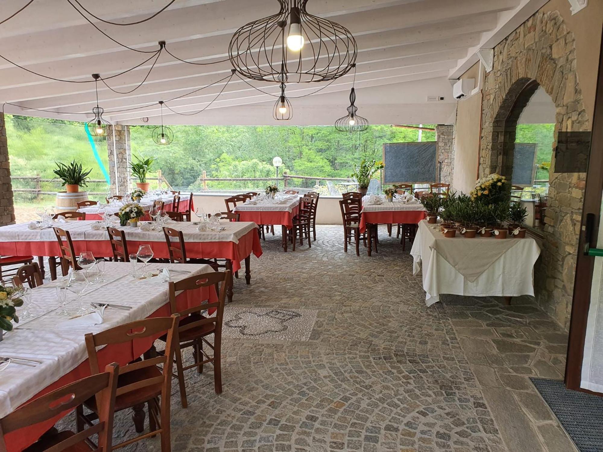 Eno-Agriturismo Cascina L'Arché Santo Stefano Belbo Esterno foto