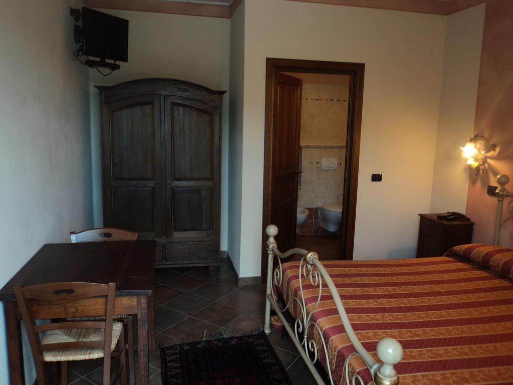 Eno-Agriturismo Cascina L'Arché Santo Stefano Belbo Camera foto